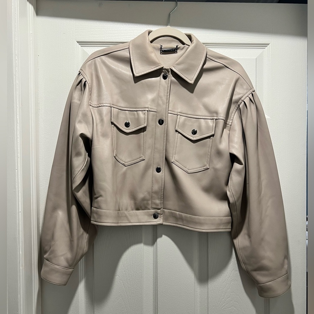 Women's Beige Faux Leather Jacket With Puff Sleeve